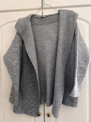 Gray cardigan used size L very warm