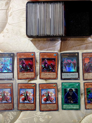 Yugioh Cards Collection like new, 203 cards with holo and csv sheet