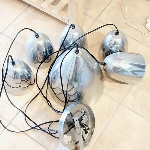 Pendant light with 7 energy-saving LED lamps, used
