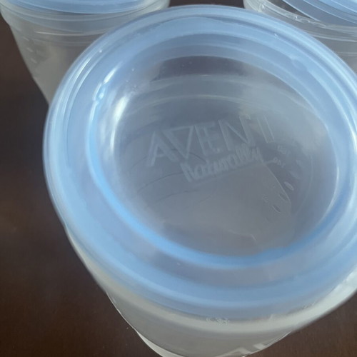 Avent baby food storage containers, 8 x 180ml with lids and white base