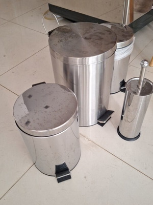 Σετ κάδων και πιγκαλ σαν καινούργιο