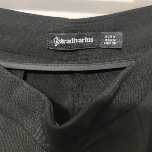 Stradivarius black zip culottes Medium size 10 like new with box