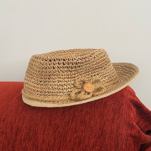 Stamion women's hat like new, 100% natural straw, one size, beige gold
