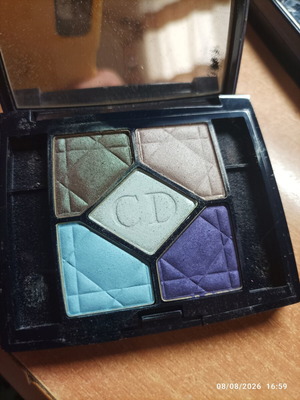 Dior eyeshadow new without box in velvet case without brush