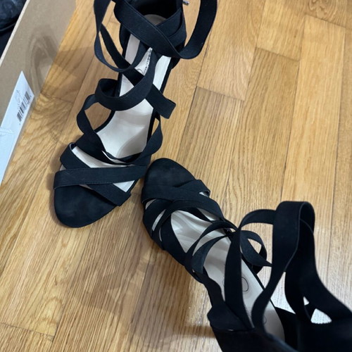 Jessica Simpson sandals used, size 40, black with unique design