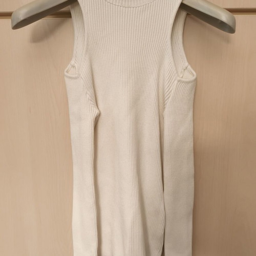 Zini Rib Knit Cold-Shoulder Cut Top M New Off-White