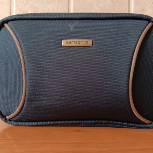 Samsonite travel toiletry bag like new, blue