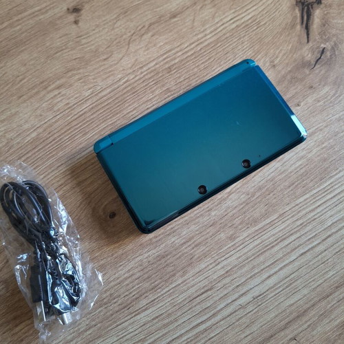 Nintendo 3DS Aqua Blue like new handheld console