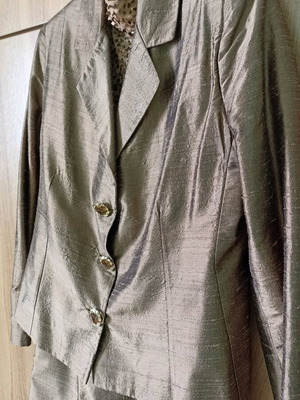 Ταγιέρ τριών τεμαχίων σαν καινούργιο, μπρονζέ καφέ