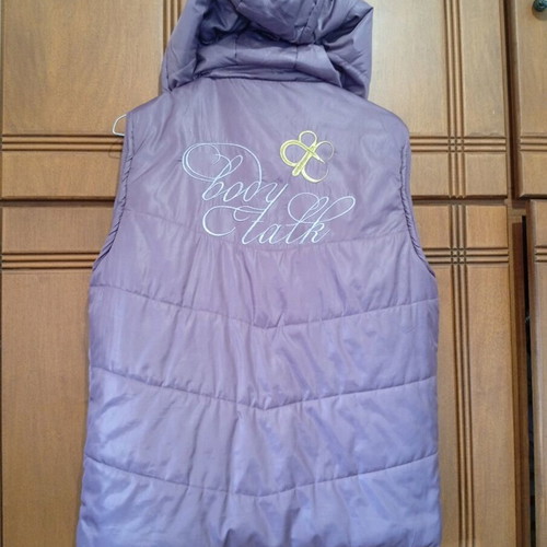 Body Talk sleeveless jacket size L purple like new