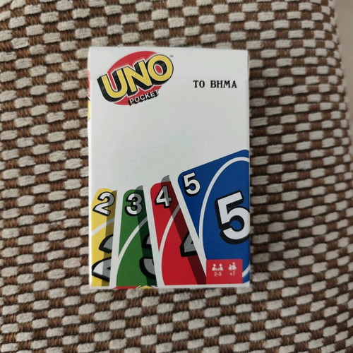 Uno Pocket card game like new