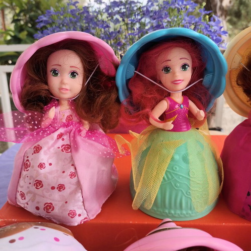 Just Toys Cup Cake Surprise Princess Dolls used, scented set of 6