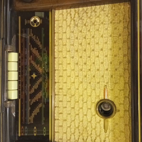 Vintage radio from the 1950s used, very good condition