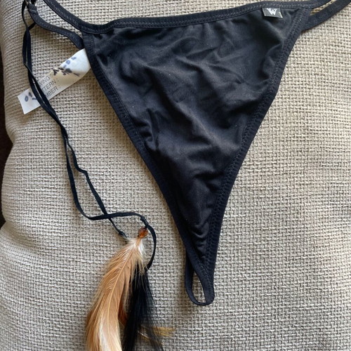 Wonderbra thong black like new with feather details