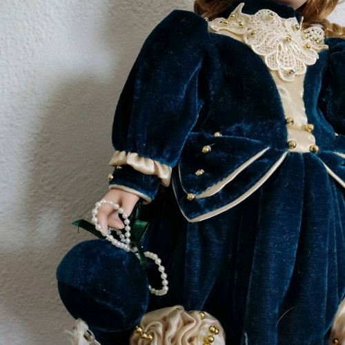 Porcelain doll used, 40cm, very good condition