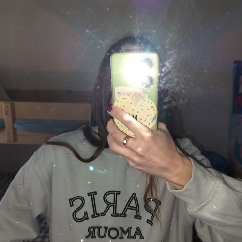 Paris Armour H&M sweatshirt like new, light pistachio color