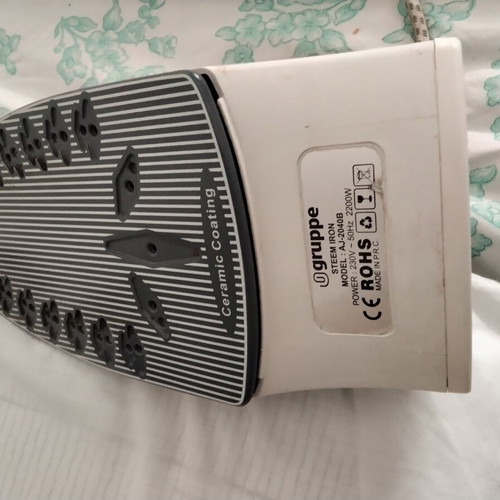 Steam iron like new