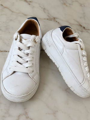 Tommy Hilfiger λευκά παιδικά sneakers νούμερο 30