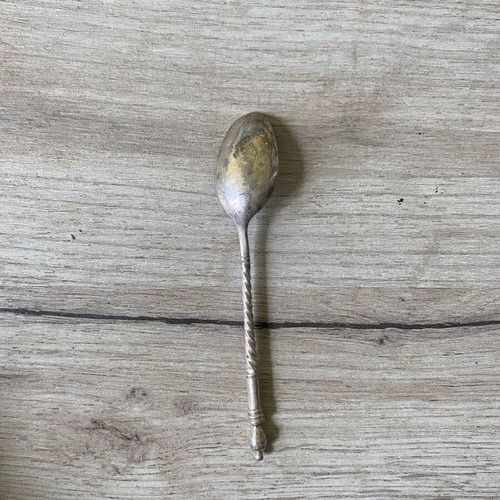 Silver spoon used, approximately 14g