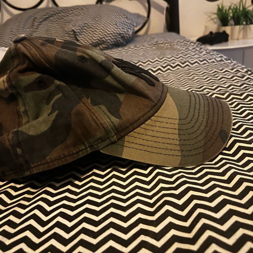 New Era Camo Jockey Cap like new, adjustable