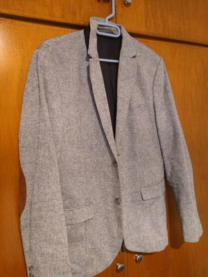 H&M gray jacket with brown suede elbows like new, size M