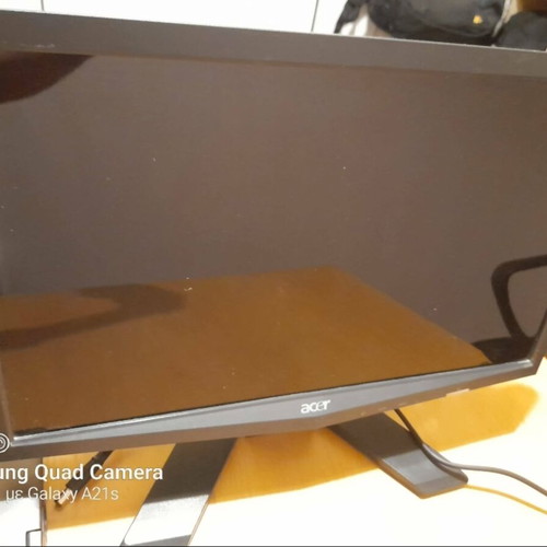 Pentium 4 desktop computer with Acer monitor, keyboard and speakers