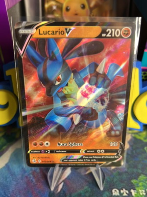 Lucario V Fusion Strike Pokemon card