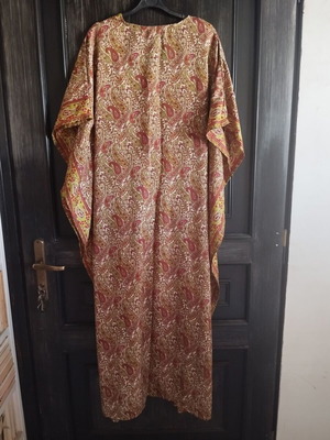 Kaftan with paisley pattern