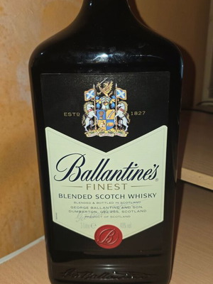 Μπουκάλι ουίσκι Ballantine's 3 λίτρων άδειο σαν καινούργιο