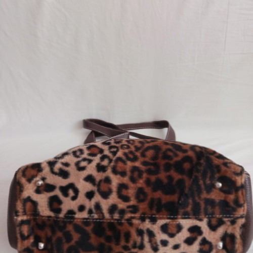 Leopard Print Handbag like new, medium size, brown