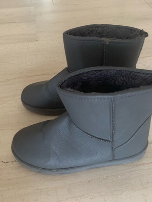 Low boots gray like new, size 40
