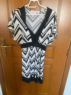 Zic Zac Dress like new, black and white, size S