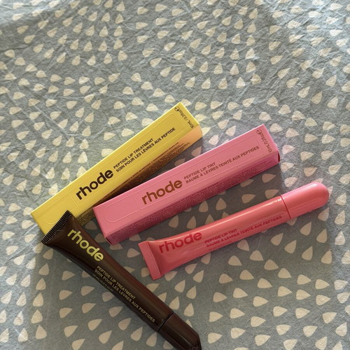 Rhode Peptide Lip Treatment new, Jelly Bean and Caramelised Banana