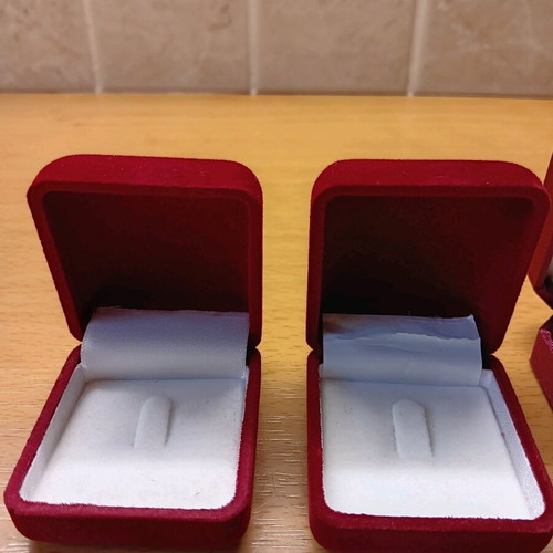 Velvet jewelry boxes new, set of three, red