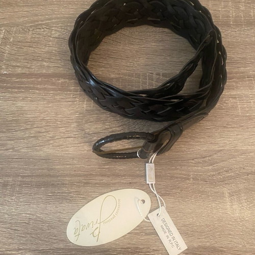Privata black belt with woven design new, adjustable size