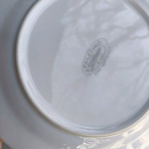Porcelain plate set like new, 4 pieces