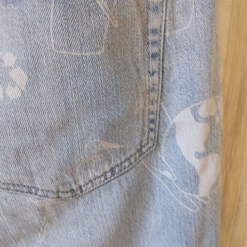 Pull & Bear Jeans like new, relaxed fit with prints, size L