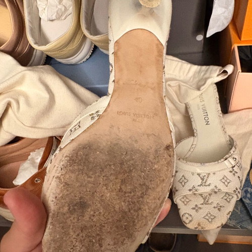 Louis Vuitton sandal pumps like new, size 40, white and grey