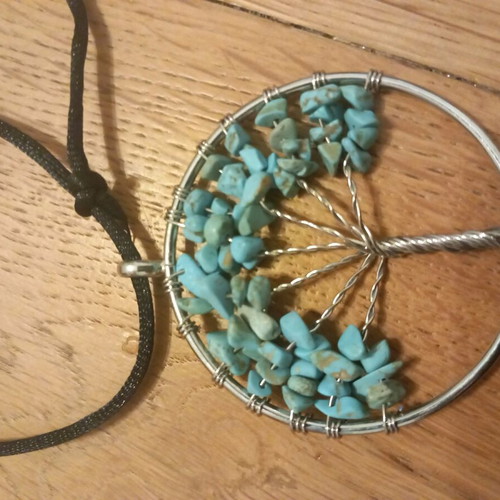 Tree of Life pendant like new, blue
