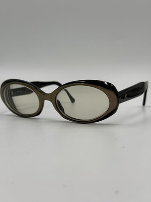 Vogue VO 2161-S Vintage Sunglasses Made in Italy like new