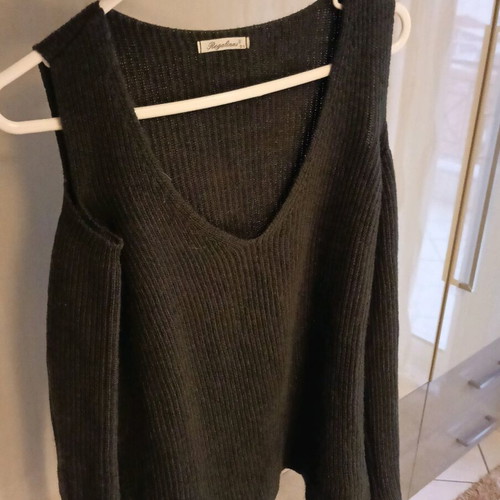 Regatta women's knitted blouse with exposed shoulders like new, size M