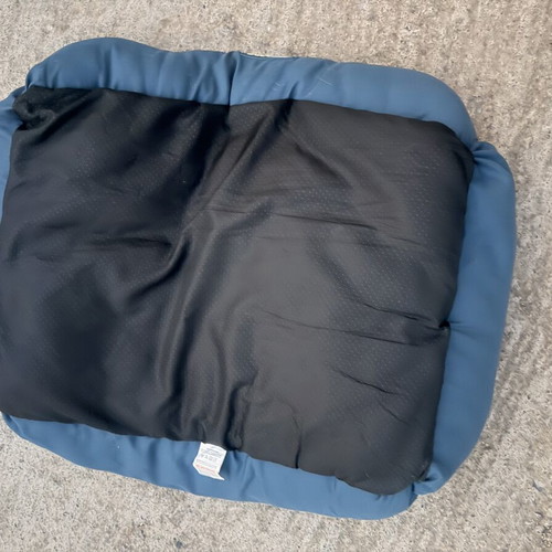 Scruffs Expedition Waterproof Dog Bed XL 90x70cm used, navy blue