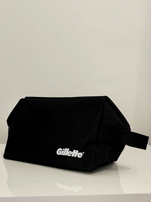 Ανδρικό νεσεσέρ Gillette καινούργιο, με ανδρικά δειγματάκια