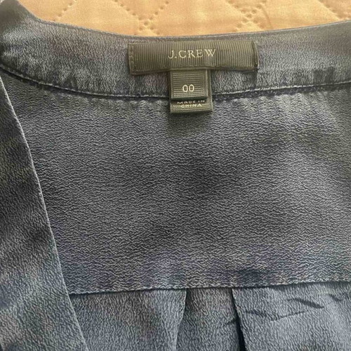 J.CREW women's shirt like new, dark blue with neckline