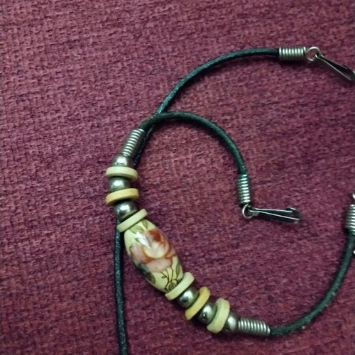 Vintage necklace with ceramic beads and bracelets like new, handmade rose design