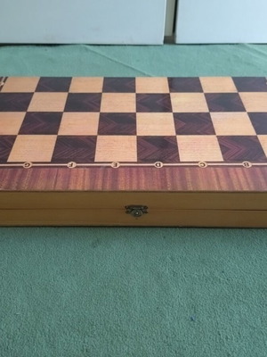 Backgammon café size like new