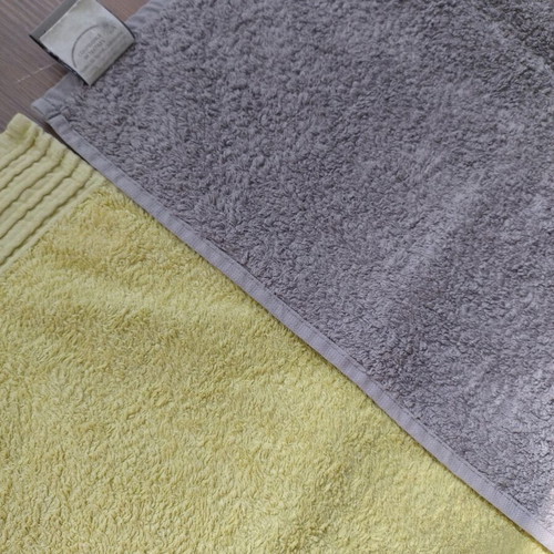 Face towels pack of 2 like new, cotton