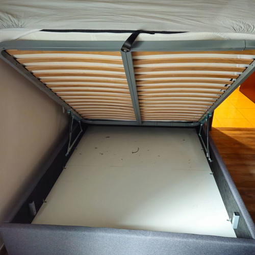 Entos Grace double bed with CORE mattress, like new