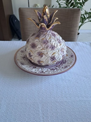 Glass decorative pineapple used