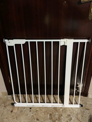 Child safety gate used, for doors 75-80 cm